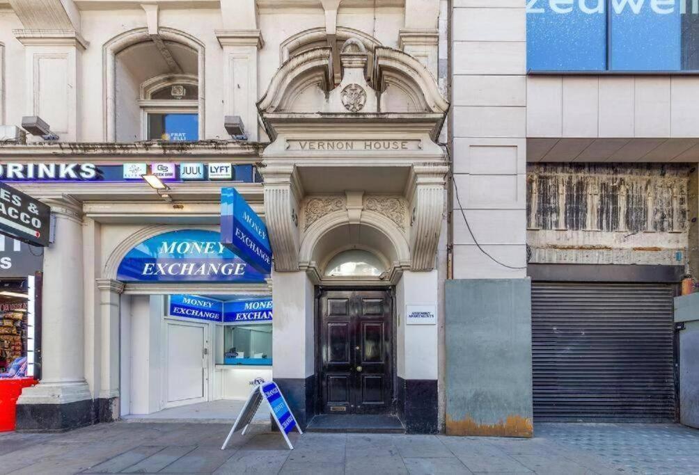 1 Bedroom Flat Piccadilly Sleep 7 In London Vr10 Bagian luar foto
