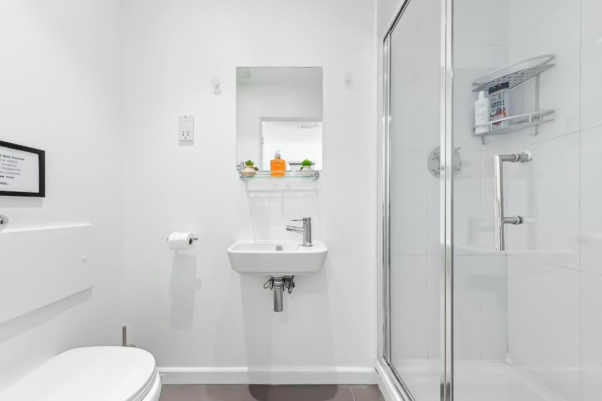 1 Bedroom Flat Piccadilly Sleep 7 In London Vr10 Bagian luar foto